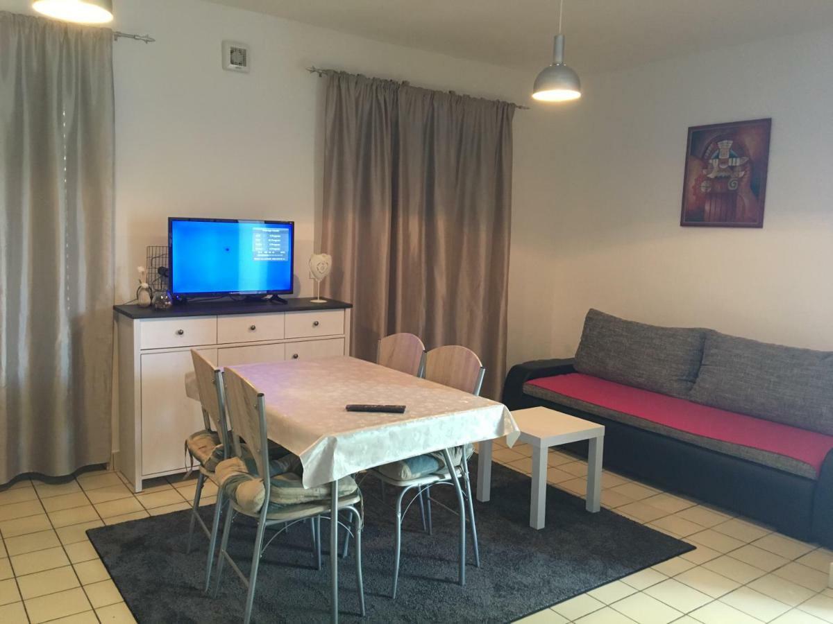 Apartments Eliva ウマグ エクステリア 写真